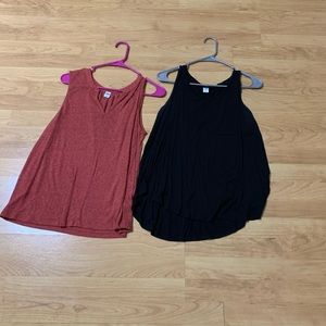 2 sleeveless tops